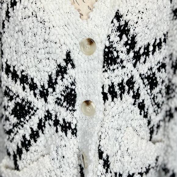 HYFVE Black White Oversized Popcorn Knit Button Down Cardigan Sweater Size Small - Picture 7 of 13